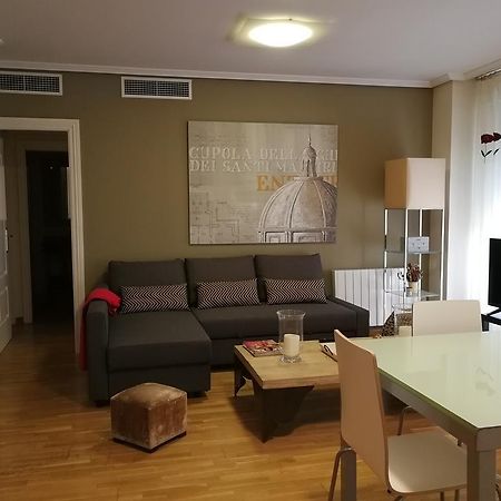 18 Torres El Pilar Apartman Zaragoza Kültér fotó