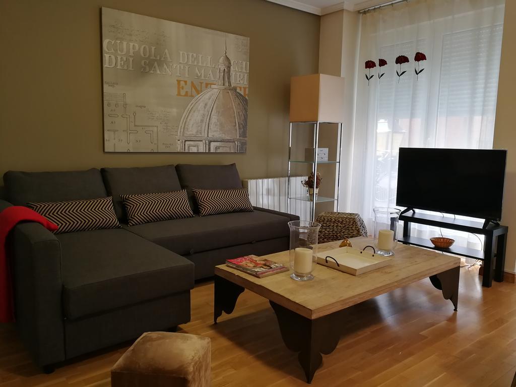 18 Torres El Pilar Apartman Zaragoza Kültér fotó