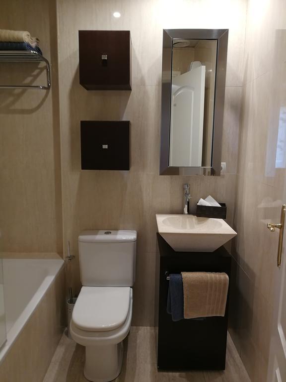 18 Torres El Pilar Apartman Zaragoza Kültér fotó
